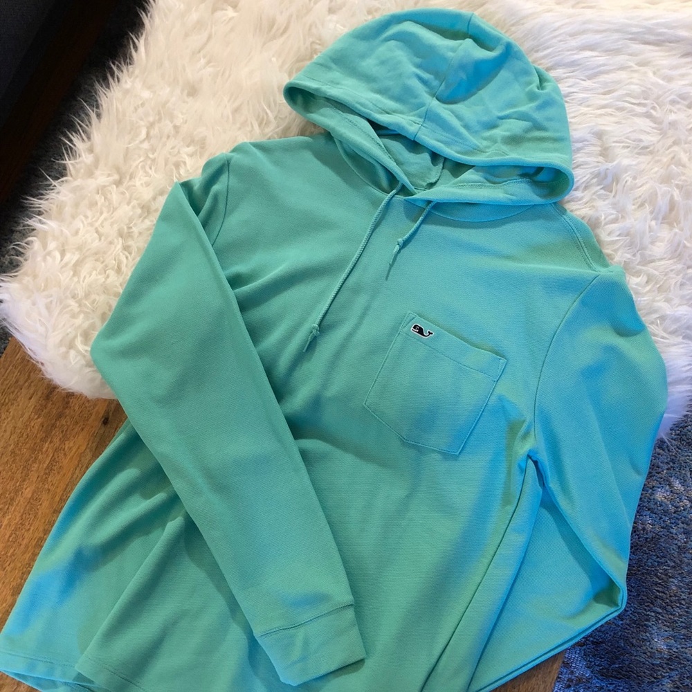 NWOT Vineyard Vines Men’s Hooded Lightweight Shirt